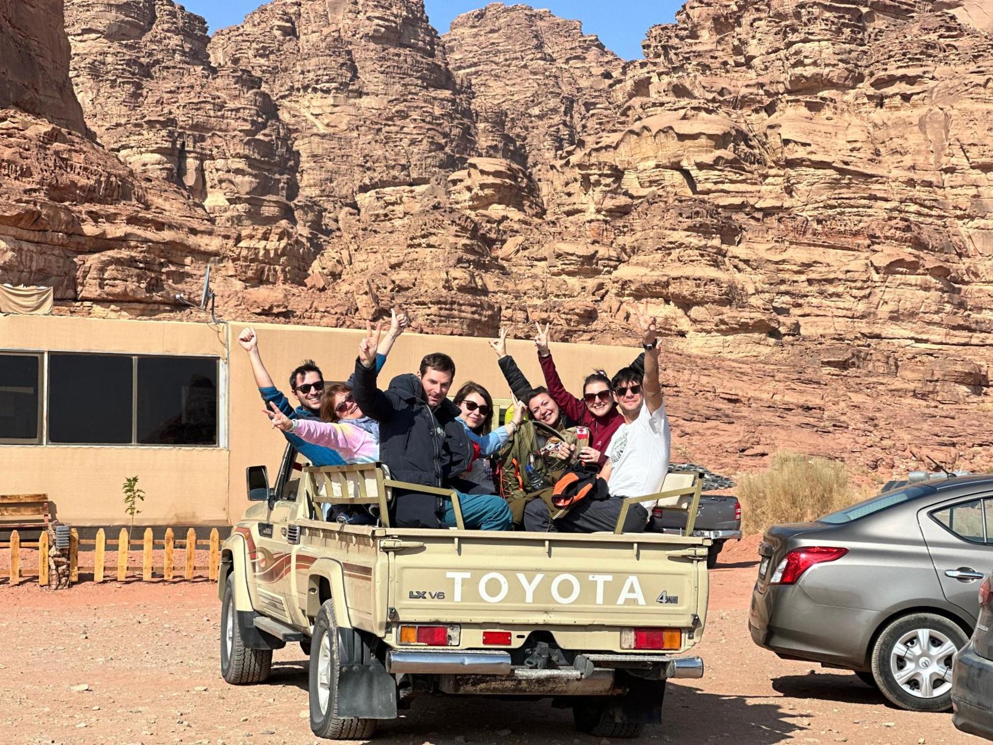 Wadi Rum Sunset Camp Екстер'єр фото
